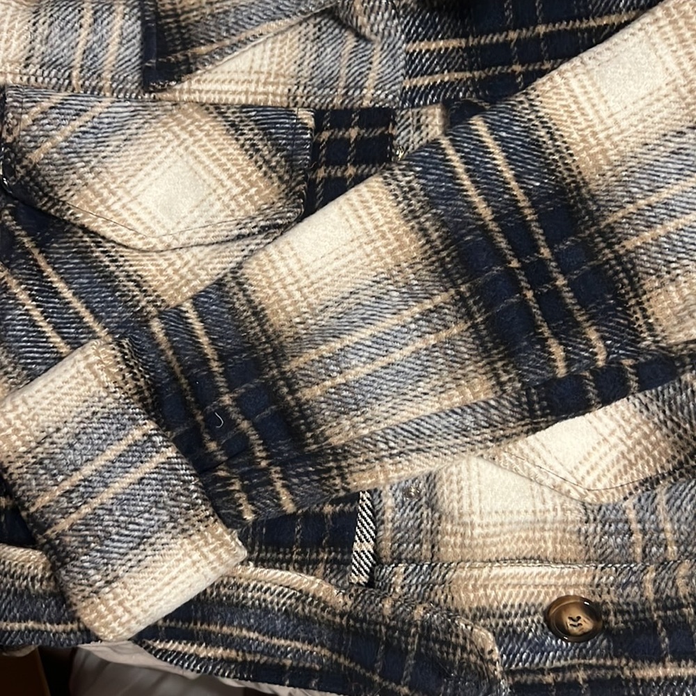 Shacket - Picture 2 of 3